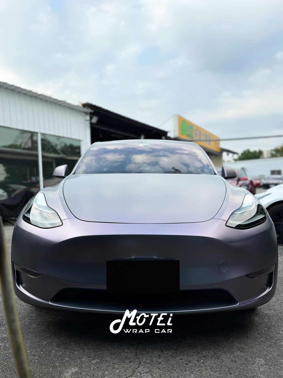 Tesla Model Y 卡普里灰紫