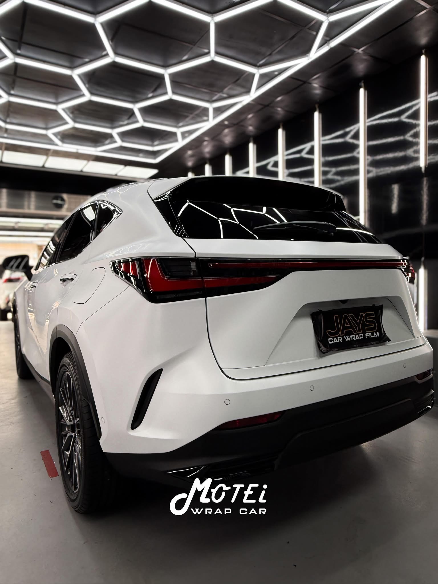 白色 Lexus