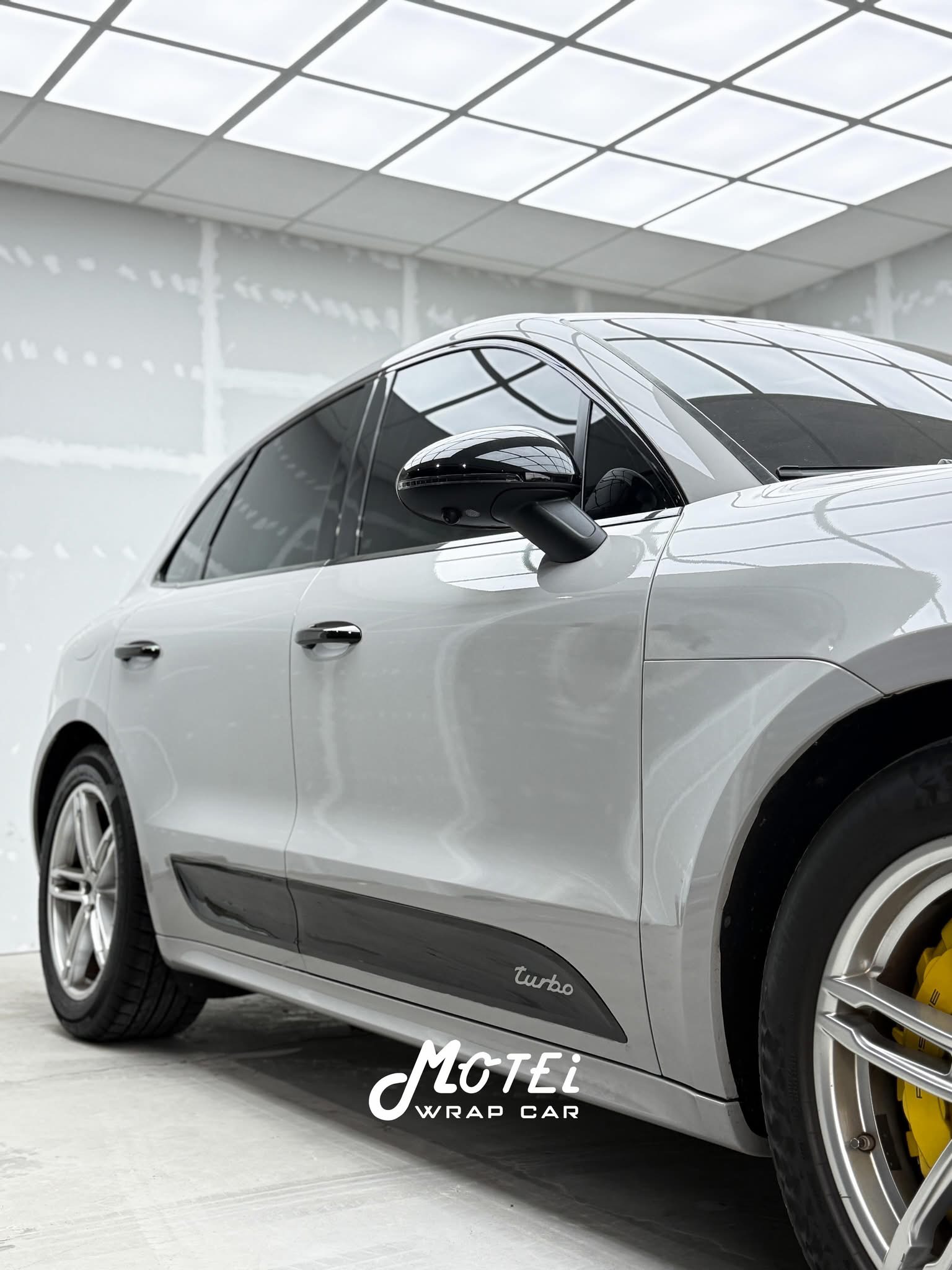 珍珠白 SUV